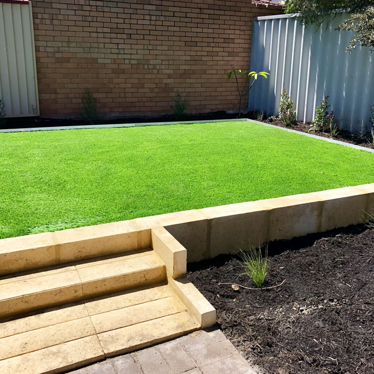 Artificial-lawn-1