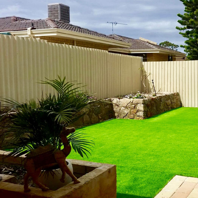 Artificial-lawn-2