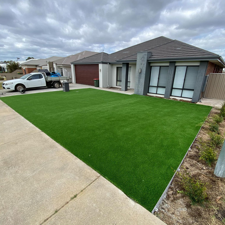 Artificial-lawn-3